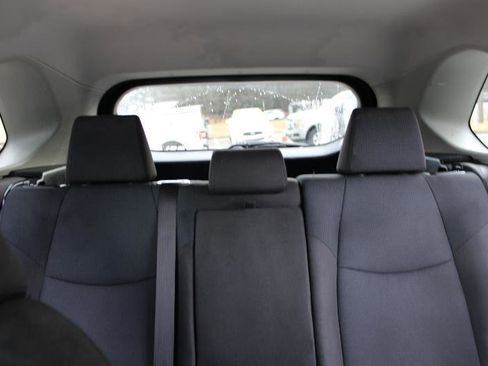Used 2019 Toyota RAV4 LE FWD image 15