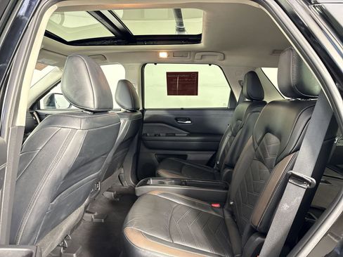 Certified 2023 Nissan Pathfinder Platinum w/ Lighting Package (N93) image 23