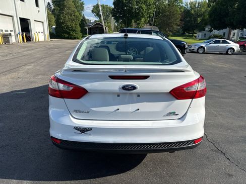 Used 2014 Ford Focus SE FWD image 4