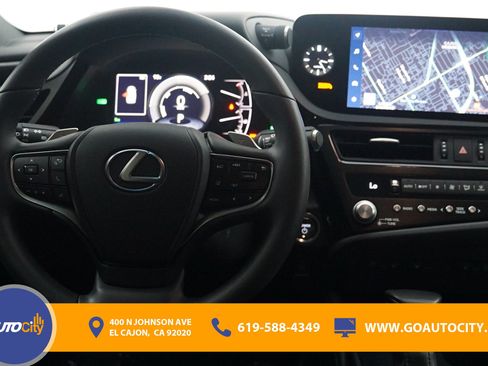 Used 2024 Lexus ES 300h w/ Premium Package FWD image 5