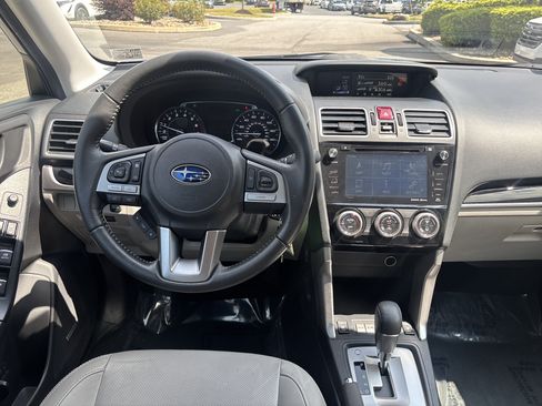 Used 2018 Subaru Forester 2.5i Limited AWD/4WD image 2