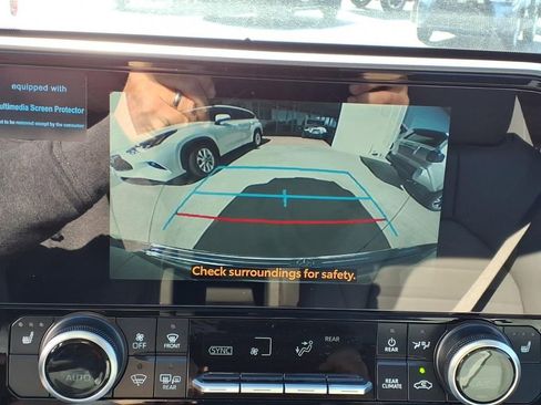 New 2026 Toyota Highlander XLE image 17