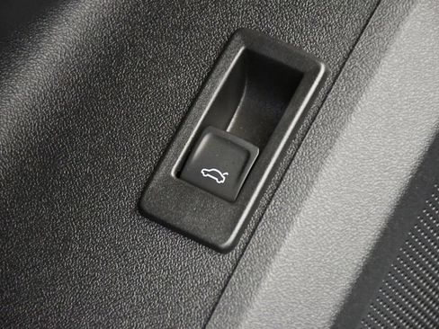 Certified 2025 Audi Q5 Premium Plus w/ Premium Plus image 35