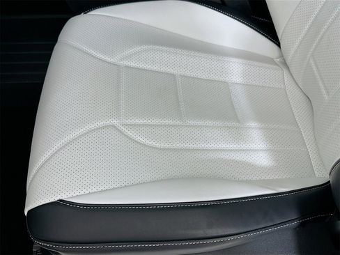 Used 2024 Tesla Cybertruck AWD Crew Cab image 18