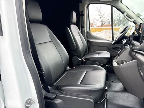 New 2026 Ford Transit 250 148 Medium Roof image 14