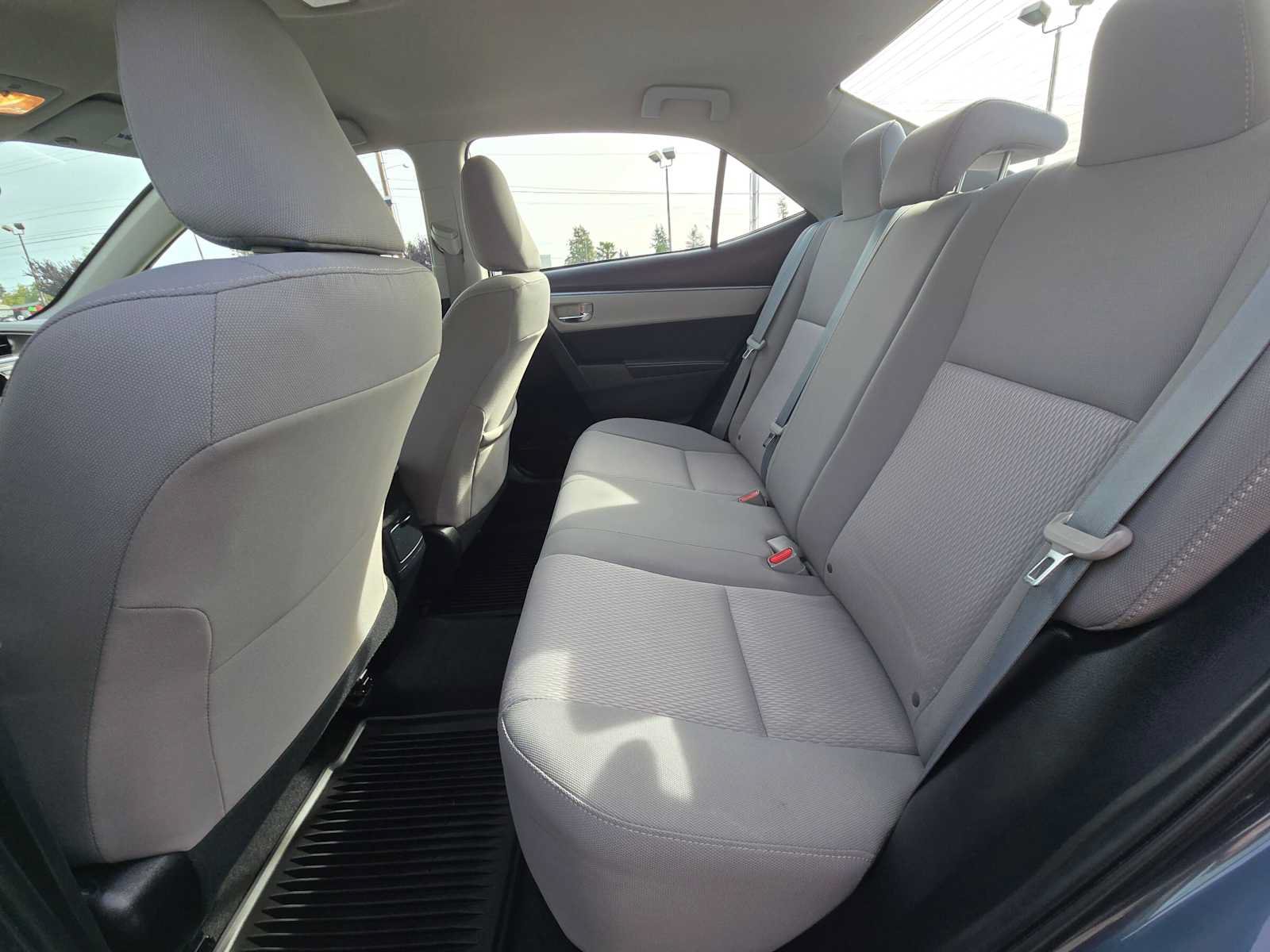Used 2014 Toyota Corolla LE FWD image 15