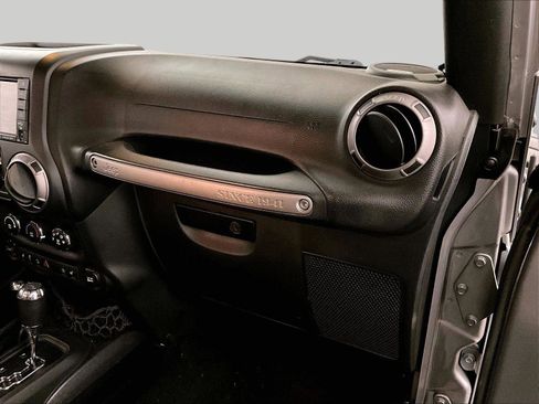 Used 2016 Jeep Wrangler Unlimited Sport AWD/4WD image 16