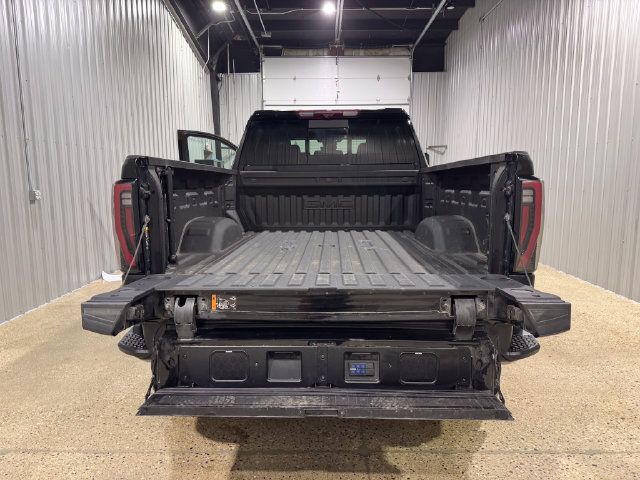 Used 2025 GMC Sierra 2500 AT4X AWD/4WD image 14