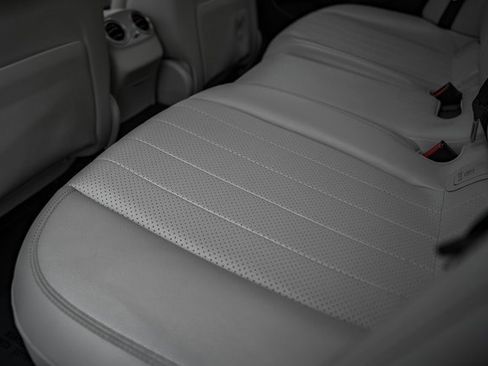 Used 2023 Mercedes-Benz E 350 E 350 w/ Premium Package image 33