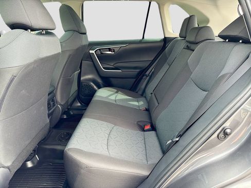 Used 2025 Toyota RAV4 XLE w/ Convenience Package FWD image 21