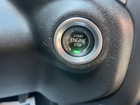 Used 2021 Chevrolet Silverado 1500 LT image 18