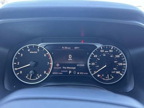 Used 2025 Nissan Rogue S FWD image 33
