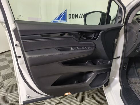 Certified 2024 Honda Odyssey Touring image 14