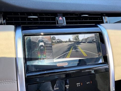 Used 2021 Land Rover Discovery Sport SE image 27