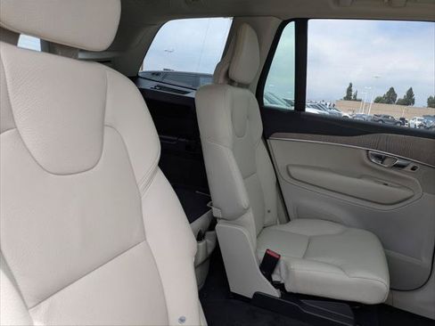 Used 2024 Volvo XC90 T8 Plus w/ Protection Package Premier AWD/4WD image 23