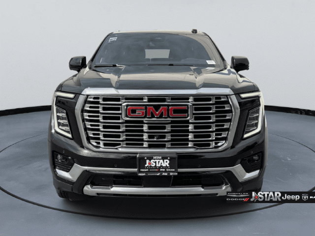 Used 2025 GMC Yukon XL Denali AWD/4WD image 2