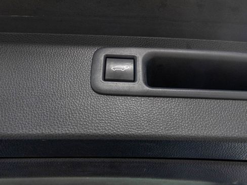 Used 2023 Toyota Highlander XLE image 35