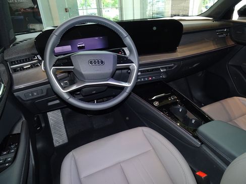 New 2026 Audi Q3 quattro 2.0T AWD/4WD image 5