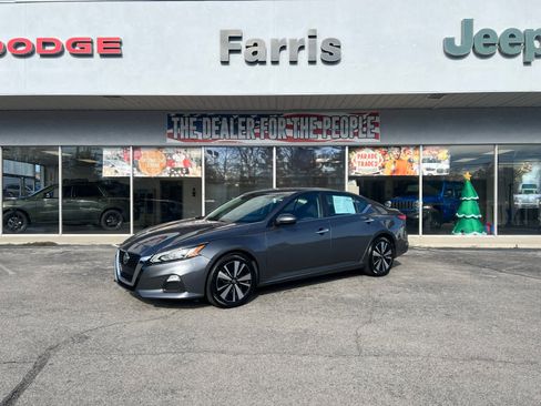 Used 2022 Nissan Altima 2.5 SV image 1