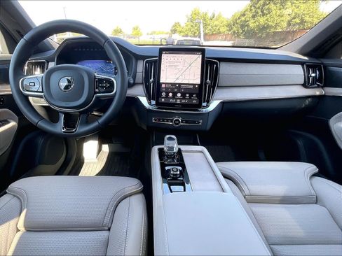 New 2026 Volvo XC90 T8 Ultra w/ Protection Package AWD/4WD image 7