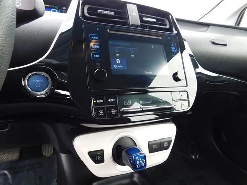 Used 2016 Toyota Prius Two image 16