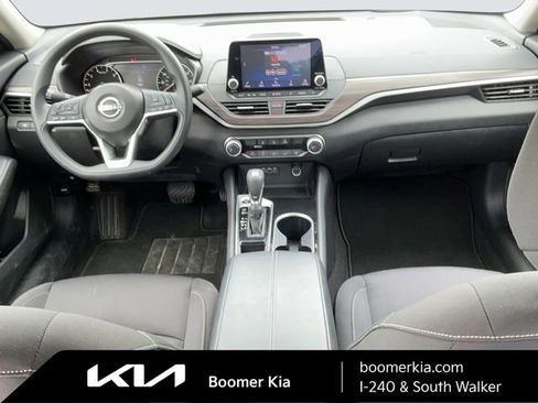Used 2024 Nissan Altima 2.5 SV FWD image 15