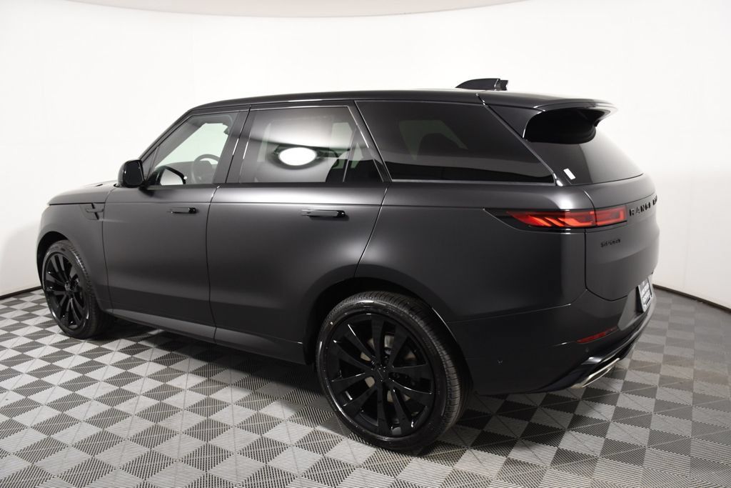 New 2027 Land Rover Range Rover Sport Dynamic SE AWD/4WD image 3