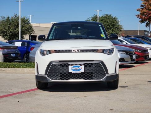 Certified 2025 Kia Soul S image 2