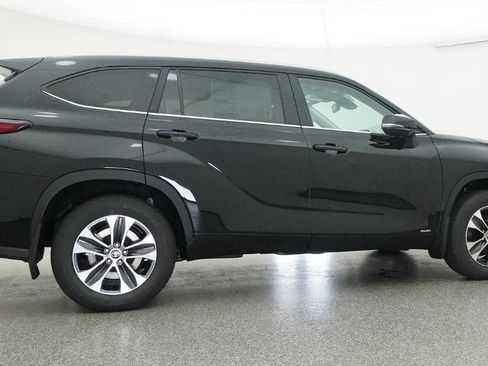 New 2026 Toyota Highlander XLE image 30