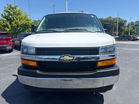 Used 2025 Chevrolet Express 2500 w/ Driver Convenience Package RWD image 3