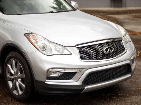 Used 2017 INFINITI QX50 2WD image 4