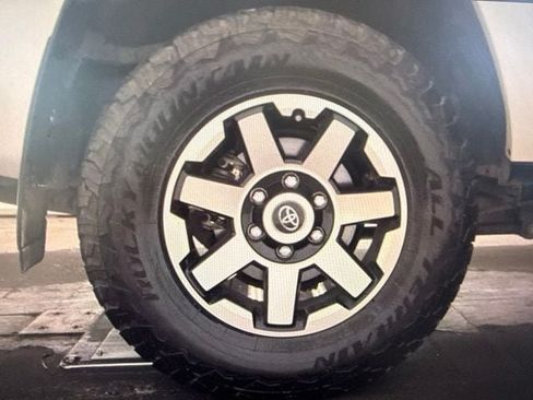 Used 2023 Toyota 4Runner TRD Off-Road AWD/4WD image 9