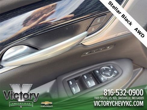 Used 2025 Cadillac XT5 Premium Luxury image 12