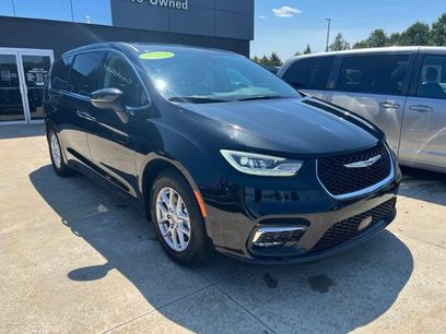 Certified 2023 Chrysler Pacifica Touring-L