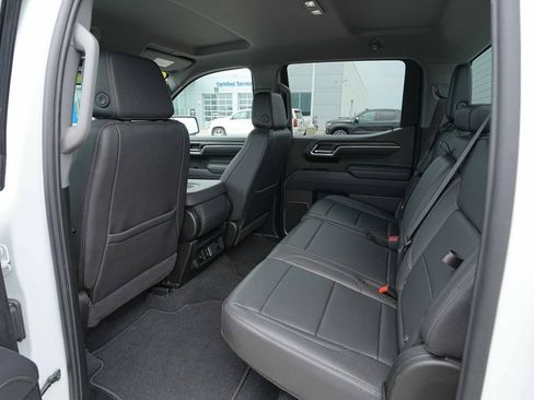 Used 2025 GMC Sierra 1500 SLT AWD/4WD image 18