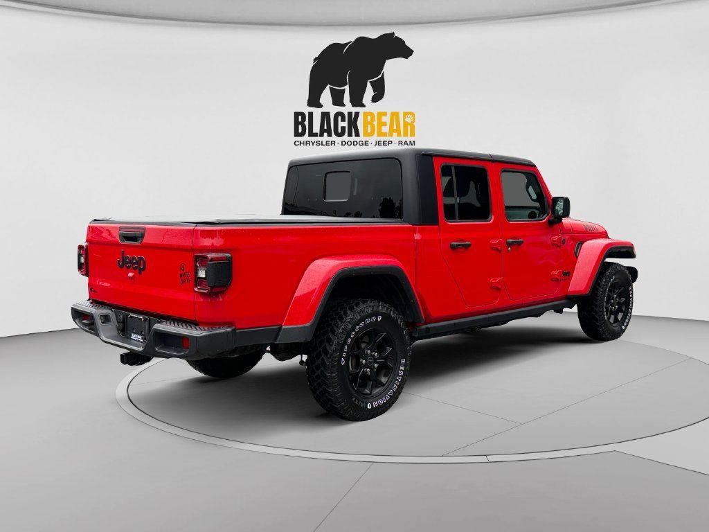 Used 2024 Jeep Gladiator Mojave AWD/4WD image 3