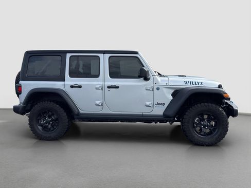 Used 2024 Jeep Wrangler Unlimited AWD/4WD image 7