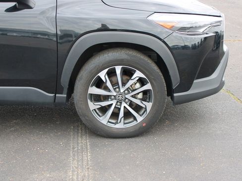 Used 2024 Toyota Corolla Cross XLE image 17