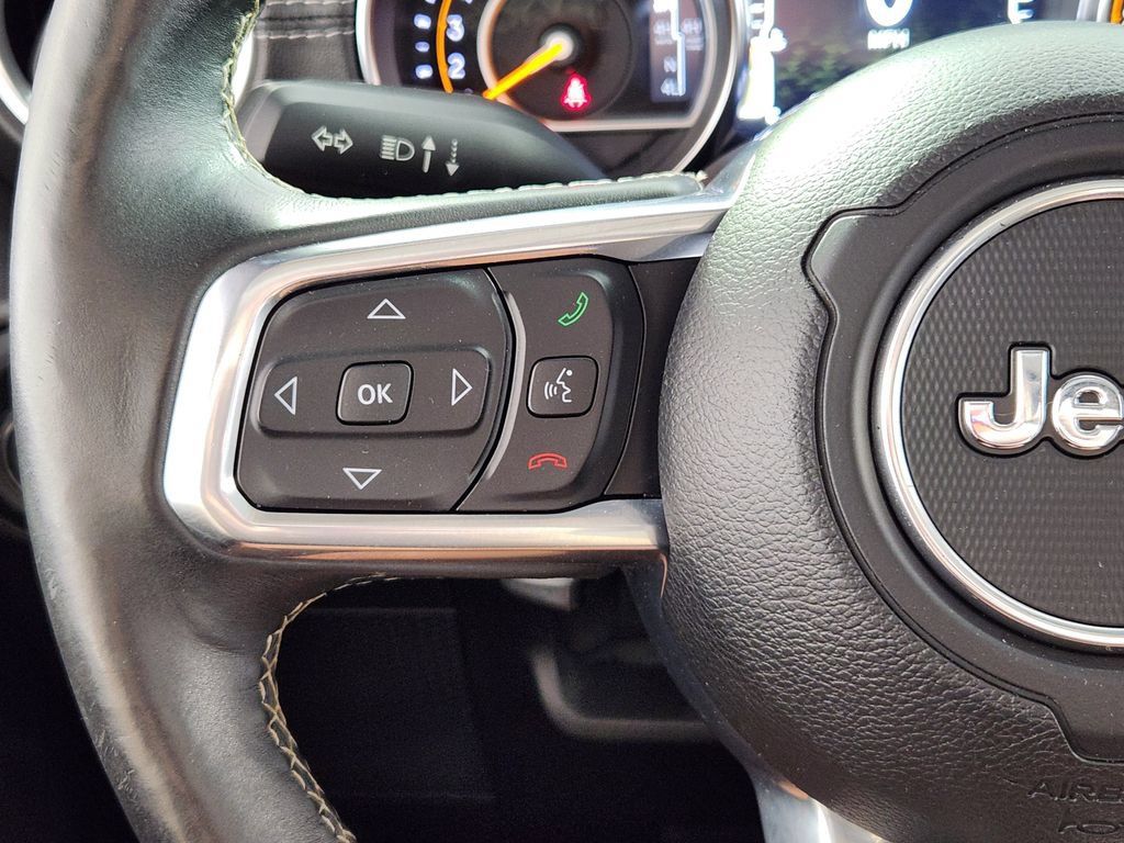 Used 2019 Jeep Wrangler Unlimited Sahara w/ Dual Top Group AWD/4WD image 17