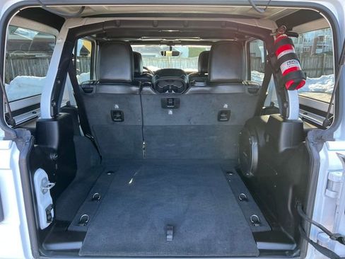Used 2022 Jeep Wrangler Unlimited Sahara image 30