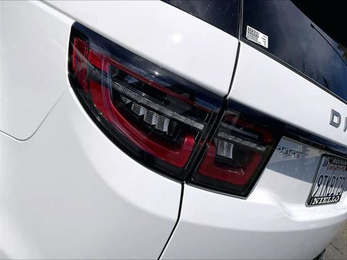 Used 2025 Land Rover Discovery Sport S image 30