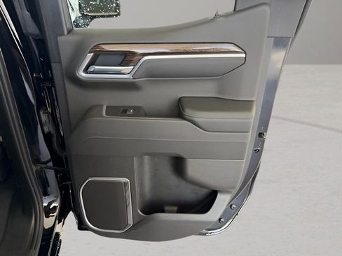 Used 2023 GMC Sierra 1500 SLE image 29