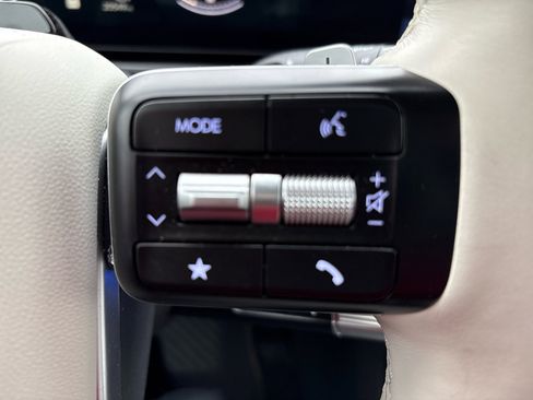 Used 2025 Hyundai Santa Fe SEL image 14