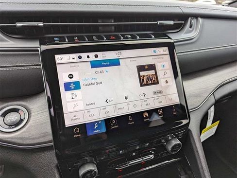 Used 2024 Jeep Grand Cherokee Overland image 14