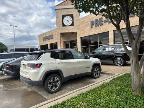 Used 2018 Jeep Compass Limited AWD/4WD image 8