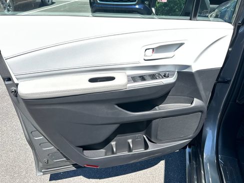 Used 2026 Toyota Sienna LE FWD image 11