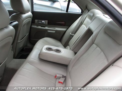 Used 2004 Lincoln LS image 9