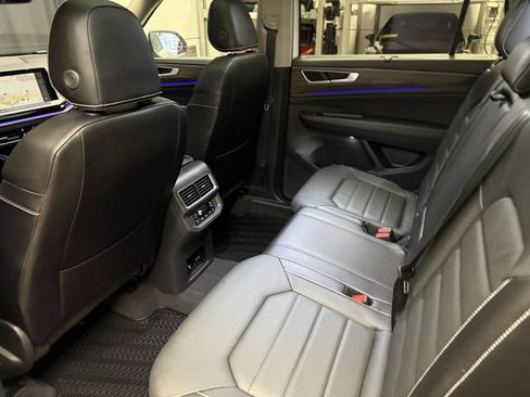 Used 2024 Volkswagen Atlas SEL image 21