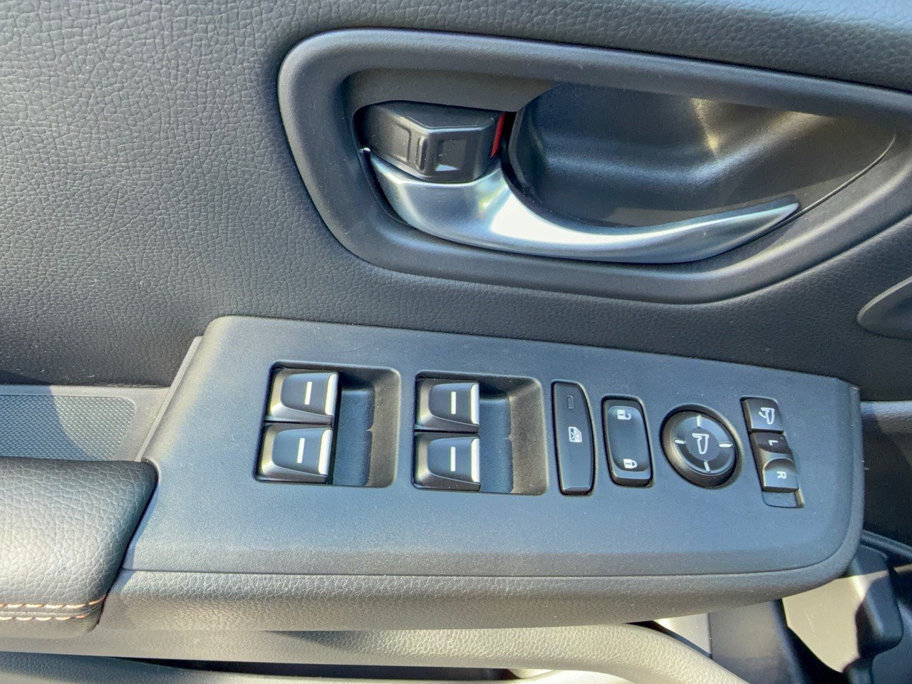 Certified 2025 Honda Pilot TrailSport image 15