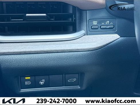 Used 2024 Toyota Grand Highlander AWD image 38